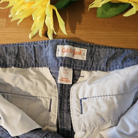 Cat & Jack - Boys' Flat Front 'Above The Knee' Chambray Shorts Size 7 - Picture 9 of 14